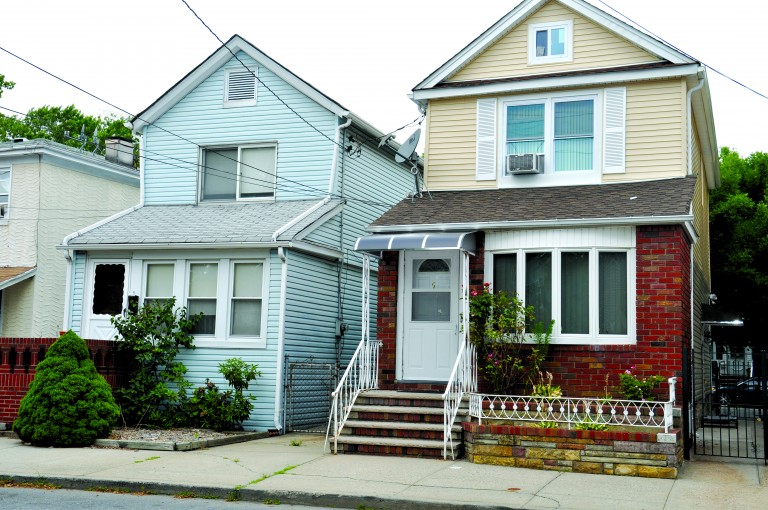 Lawsuit Accuses Neighbors of Sabotaging House Sale