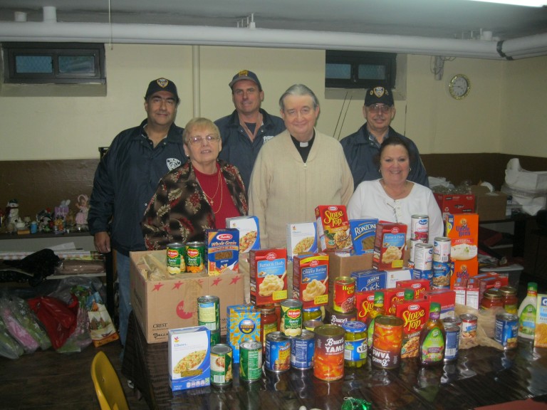 104th Precinct’s G-COP Collecting Food for Those in Need