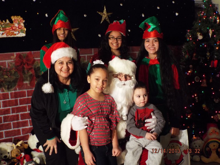 Hundreds of Children Flock to Santa in Richmond Hill