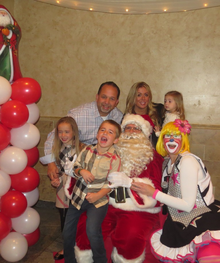 Breakfast with Santa – International Society of Cosma and Damiano hosts annual event
