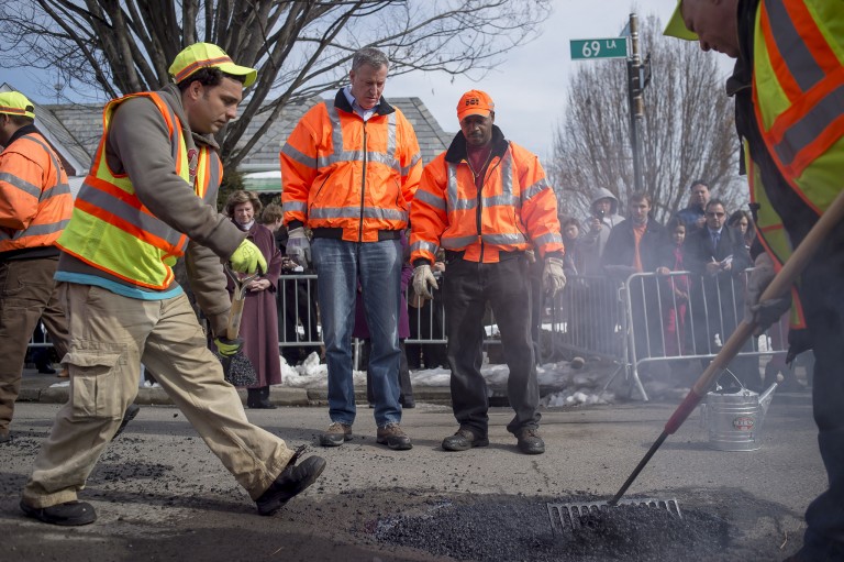 Mayor fills Maspeth in on pothole plan