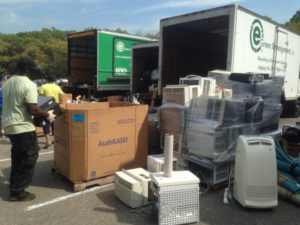 Addabbo, Miller Sponsor Recycling Day at Forest Park