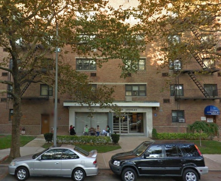 Man Dies in Lindenwood Apartment Fire