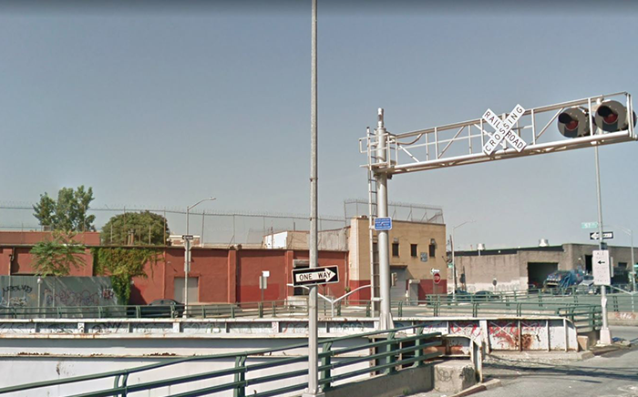 Borough Pols Demand  Inspection of Maspeth  Highway-Rail Crossings  after Recent Signal Failure