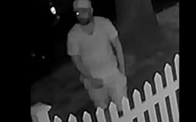 Cops Hunt Kew Gardens Creep