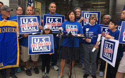 Postal Workers Rip Trump Proposal to Privatize USPS