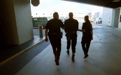 JFK Customs Officer Swiped Cash from Bags: Feds