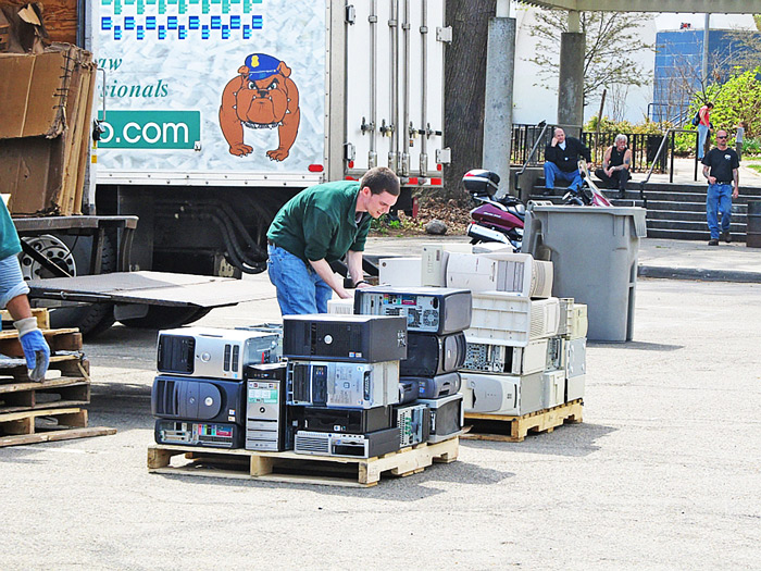 Forest Park Set to  Host Pols’ Popular Recycling Event