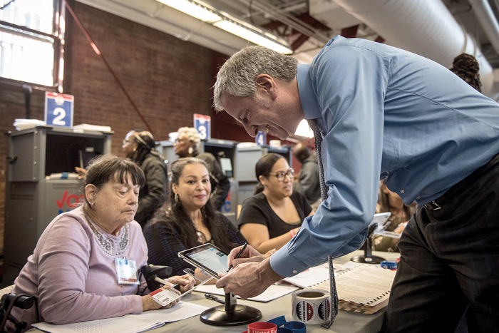 Hizzoner Hails  Early Voting