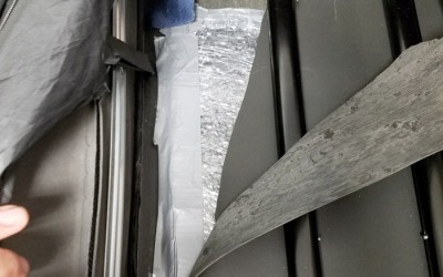JFK Agents  Find Coke in Suitcase