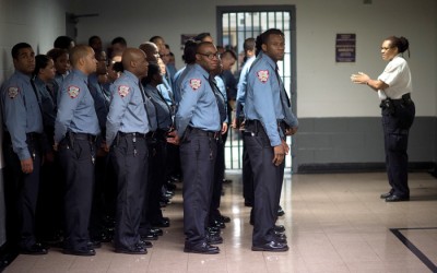 Rikers COs Bribed  to Smuggle Drugs: Feds