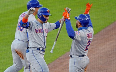 Billionaire Reaches Deal to Buy Mets