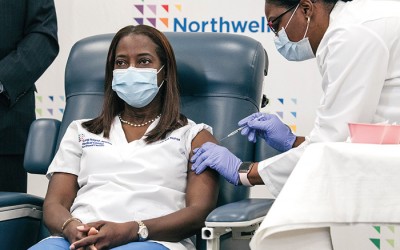 Queens Nurse  is First in US to get Vax