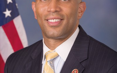 Man Charged with Threatening Jeffries, Journalist