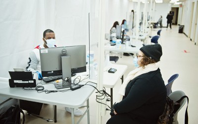 Pols Urge Biden Administration to Require Medicare to Pay for Rapid COVID Tests