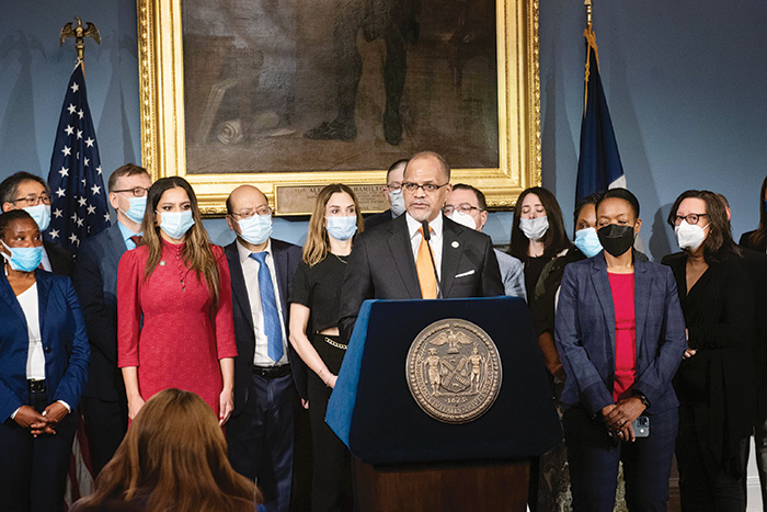 Mayor, Schools Chancellor Announce Lifting of Vax Requirement for Proms