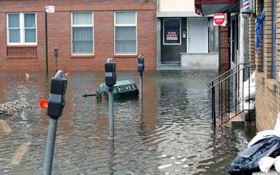 Gov Touts Hurricane Evacuation Study