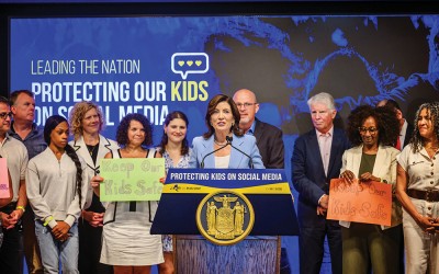 New Laws Restrict Addictive Social Media Feeds and Protect Kids Online: Hochul