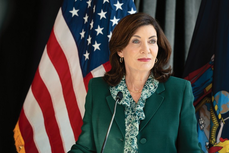 Hochul Highlights Free SUNY, CUNY Applications for NY Students