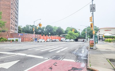 Union Turnpike Co-Op Finally Gets Turn Signal