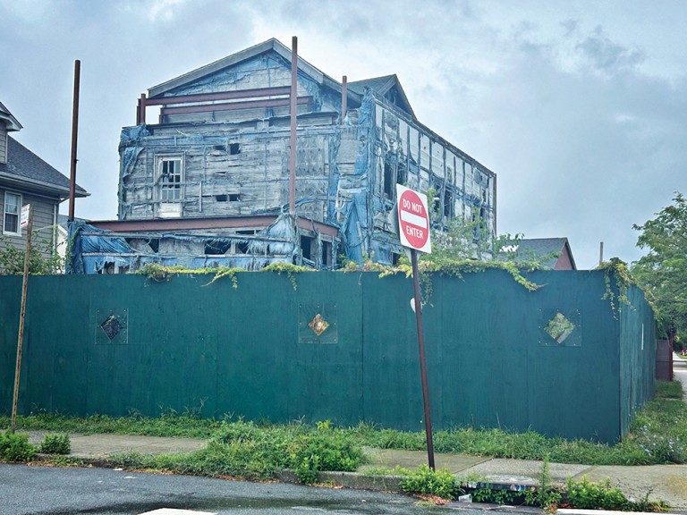 Neponsit Eyesore Finally Primed for Wrecking Ball