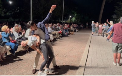 Hundreds Hoof it at Forest Park Big Band Concert